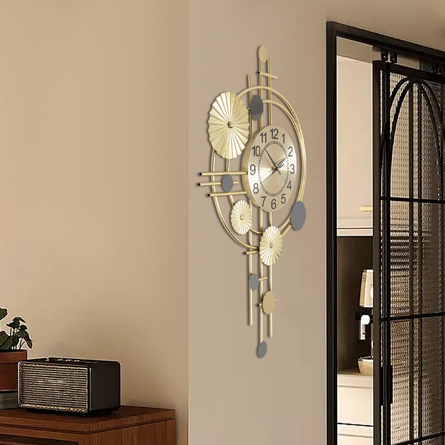 Gold Decorative Wall Clock Silent Non-Ticking For Indoor Use